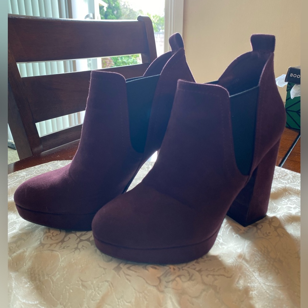 Worthington Nessa Plum Platform Booties! Size 6. Excellent condition!